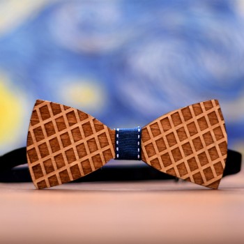 Wooden bow tie with dense plaid engraving  