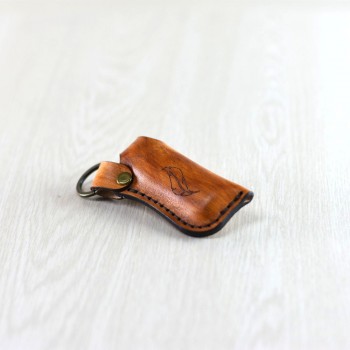Handmade leather case-keychain and feather engraving 