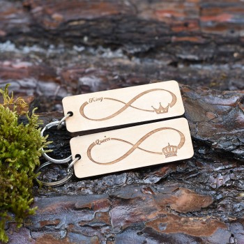 Wooden keychain set infinity / crowns 